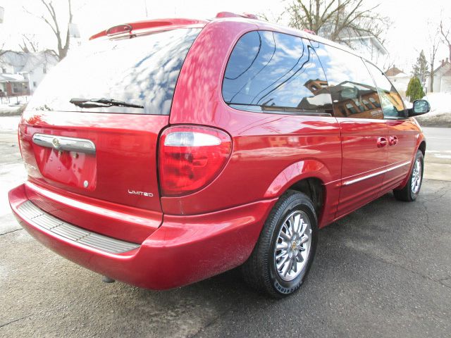 2002 Chrysler Town and Country SLT 25