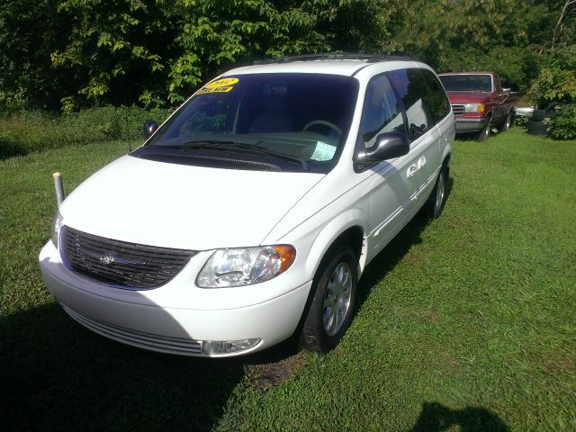 2002 Chrysler Town and Country S Sedan Under FULL Factory Warranty