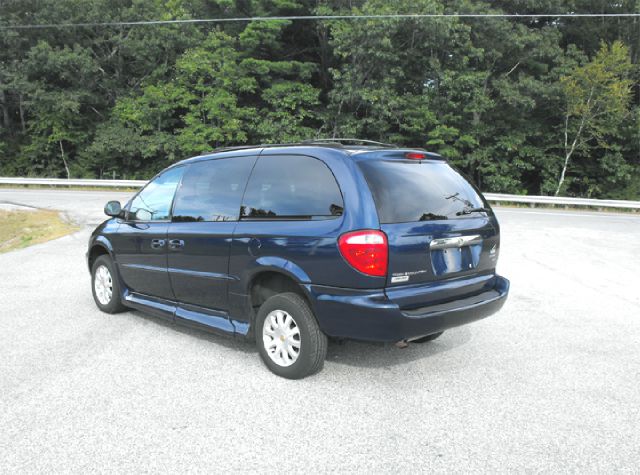 2002 Chrysler Town and Country V-12