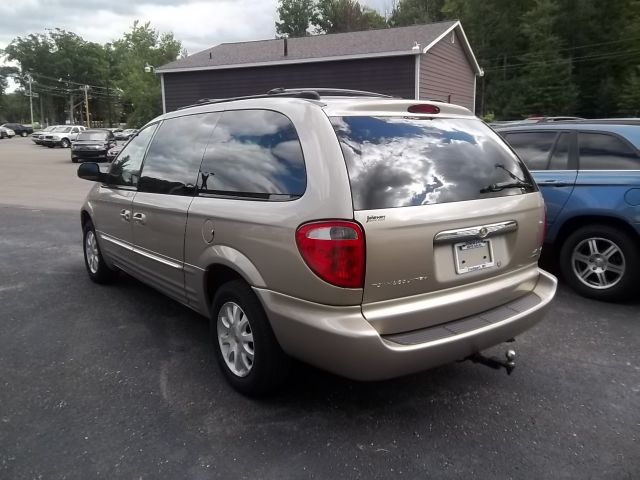 2002 Chrysler Town and Country H6 L.L. Bean