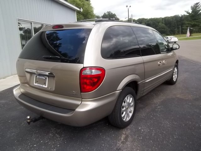 2002 Chrysler Town and Country H6 L.L. Bean