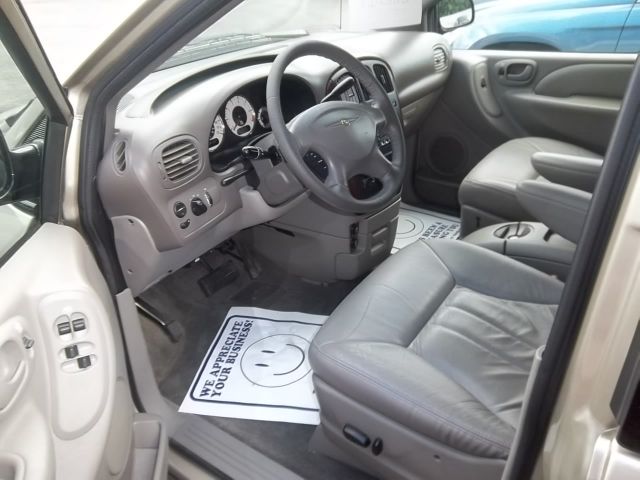 2002 Chrysler Town and Country H6 L.L. Bean
