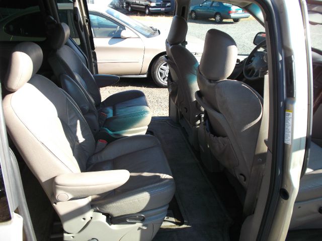 2002 Chrysler Town and Country SLT 25