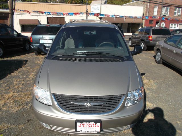 2002 Chrysler Town and Country SLT 25