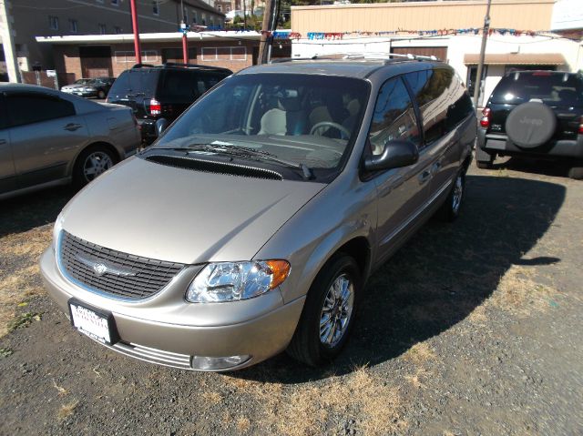 2002 Chrysler Town and Country SLT 25