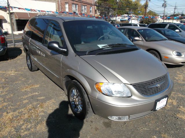 2002 Chrysler Town and Country SLT 25