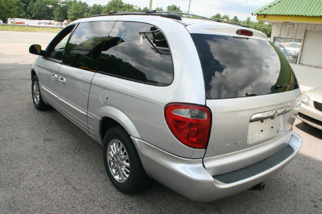 2002 Chrysler Town and Country S Sedan Under FULL Factory Warranty