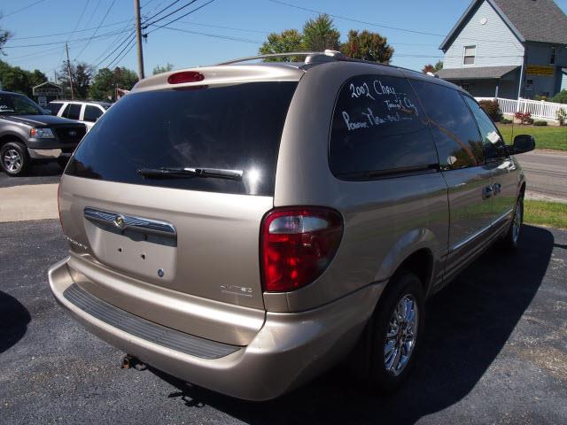 2002 Chrysler Town and Country SLT 25