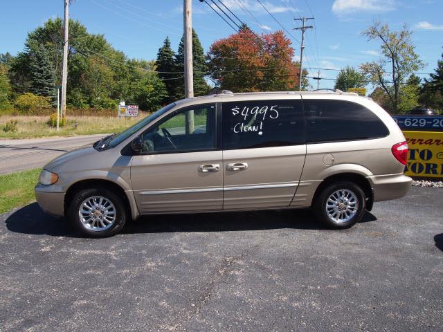 2002 Chrysler Town and Country SLT 25