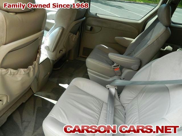 2002 Chrysler Town and Country SLT 25