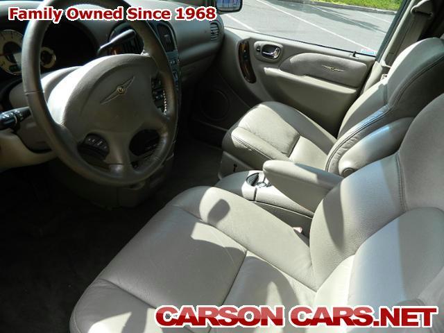 2002 Chrysler Town and Country SLT 25