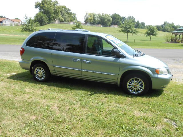 2002 Chrysler Town and Country SLT 25