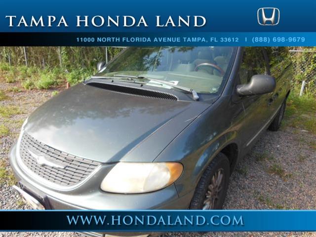 2002 Chrysler Town and Country SLT 25