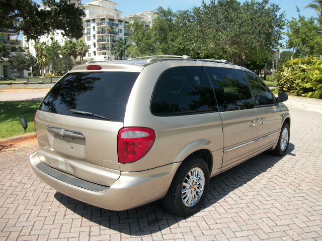 2002 Chrysler Town and Country SLT 25