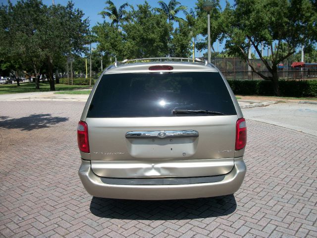 2002 Chrysler Town and Country SLT 25