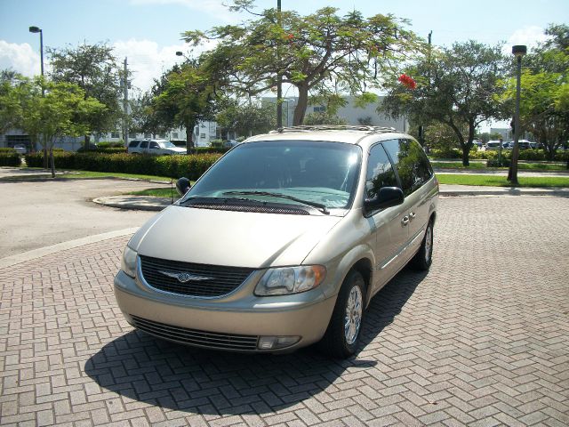 2002 Chrysler Town and Country SLT 25