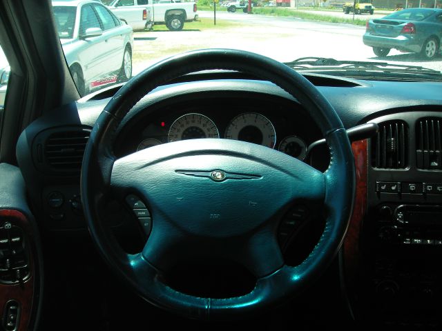 2002 Chrysler Town and Country SLT 25