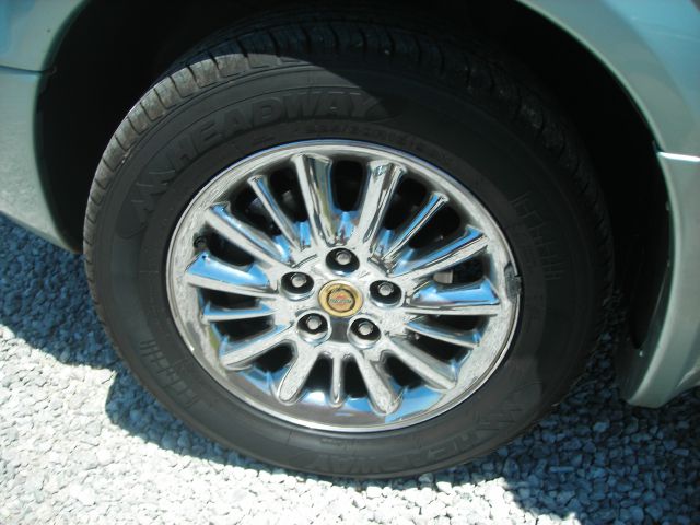 2002 Chrysler Town and Country SLT 25