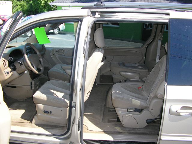 2002 Chrysler Town and Country S Sedan Under FULL Factory Warranty