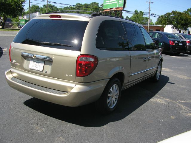 2002 Chrysler Town and Country S Sedan Under FULL Factory Warranty