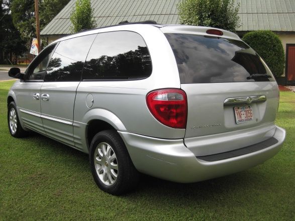 2002 Chrysler Town and Country S Sedan Under FULL Factory Warranty