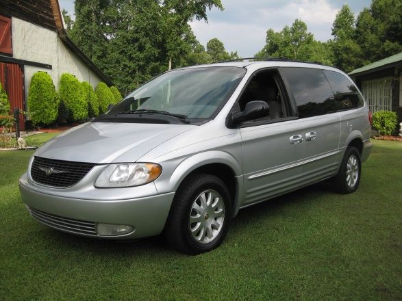 2002 Chrysler Town and Country S Sedan Under FULL Factory Warranty