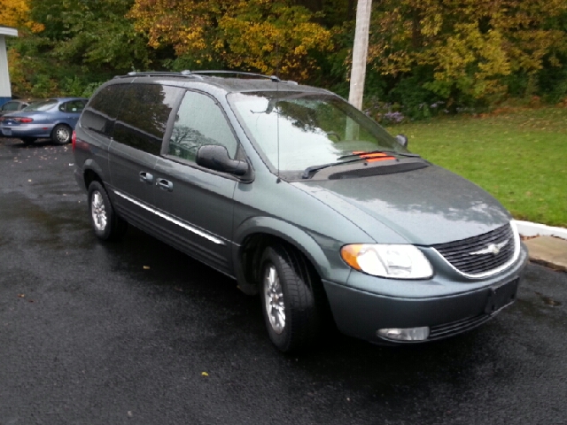 2002 Chrysler Town and Country SLT 25