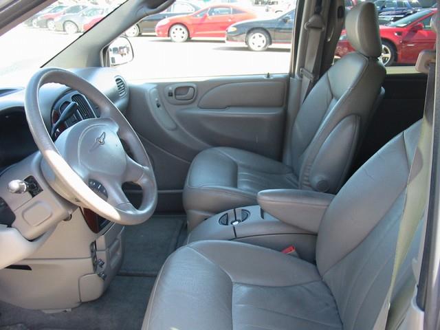 2002 Chrysler Town and Country S Sedan Under FULL Factory Warranty