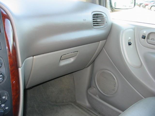 2002 Chrysler Town and Country S Sedan Under FULL Factory Warranty