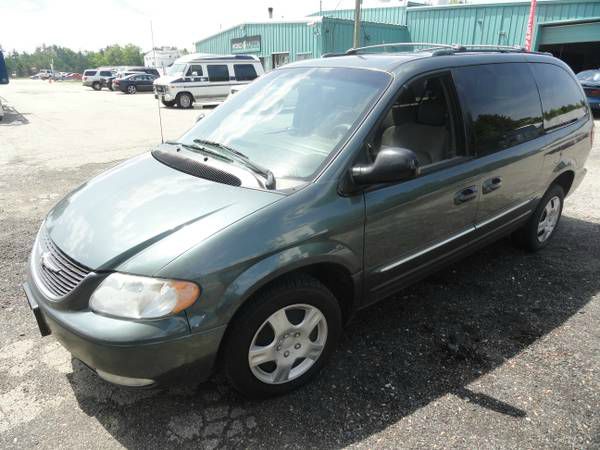 2002 Chrysler Town and Country SLT 25