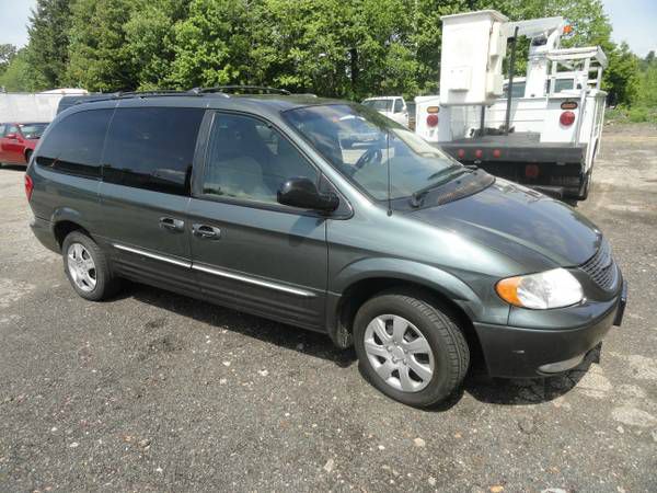 2002 Chrysler Town and Country SLT 25