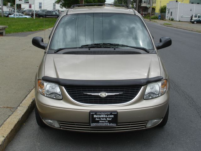 2003 Chrysler Town and Country Quad Coupe 3