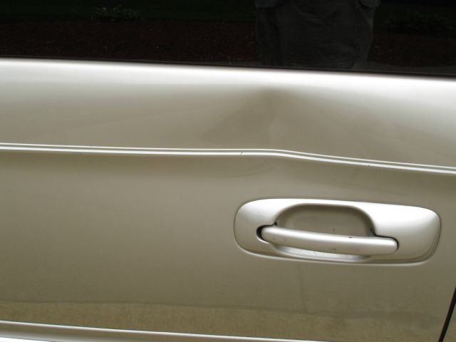 2003 Chrysler Town and Country Quad Coupe 3