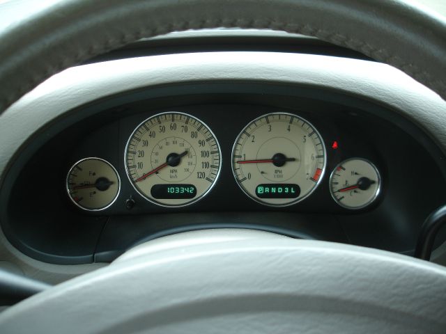 2003 Chrysler Town and Country Quad Coupe 3