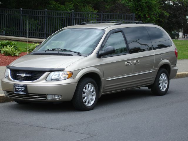 2003 Chrysler Town and Country Quad Coupe 3