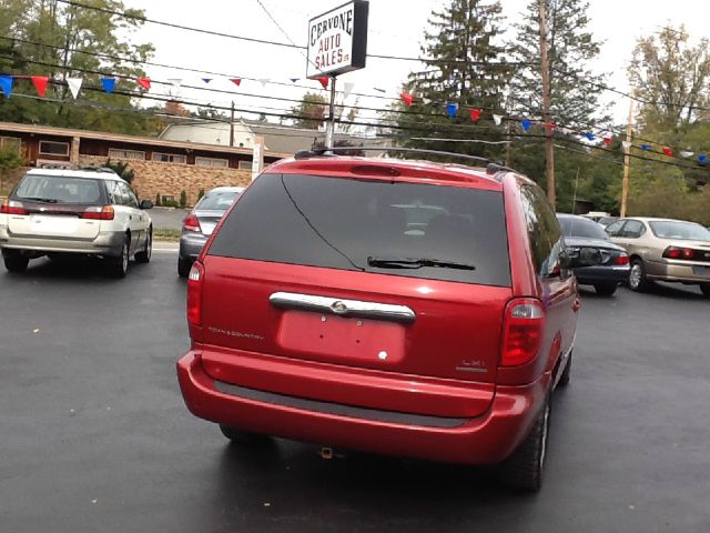 2003 Chrysler Town and Country H6 L.L. Bean