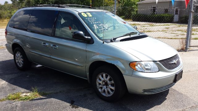 2003 Chrysler Town and Country Quad Coupe 3