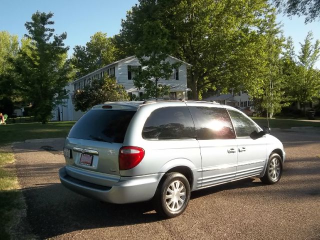 2003 Chrysler Town and Country H6 L.L. Bean