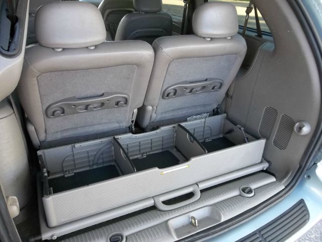 2003 Chrysler Town and Country H6 L.L. Bean