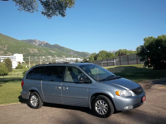 2003 Chrysler Town and Country H6 L.L. Bean