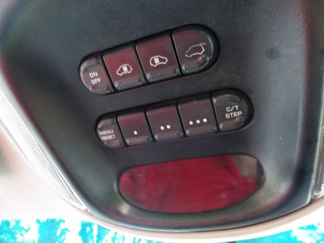 2003 Chrysler Town and Country H6 L.L. Bean