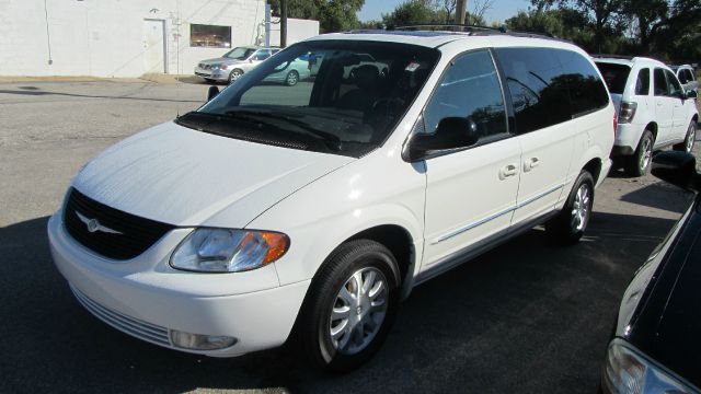 2003 Chrysler Town and Country Quad Coupe 3