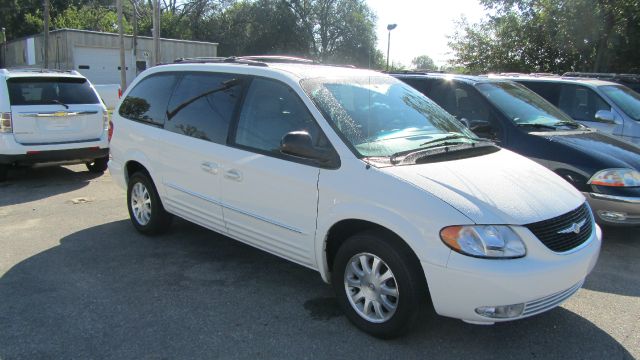 2003 Chrysler Town and Country Quad Coupe 3