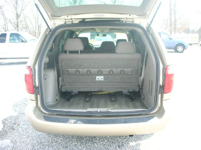 2003 Chrysler Town and Country Quad Coupe 3