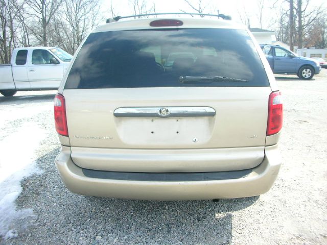2003 Chrysler Town and Country Quad Coupe 3