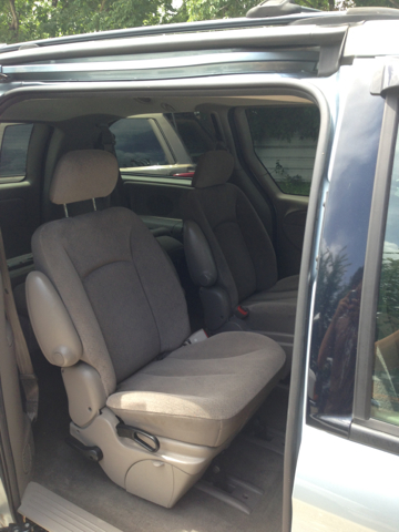 2003 Chrysler Town and Country Base