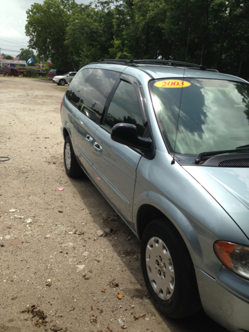2003 Chrysler Town and Country Base