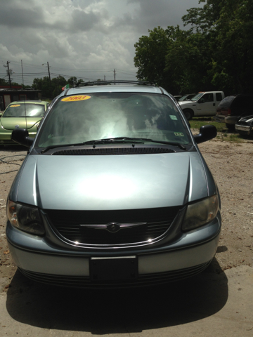 2003 Chrysler Town and Country Base