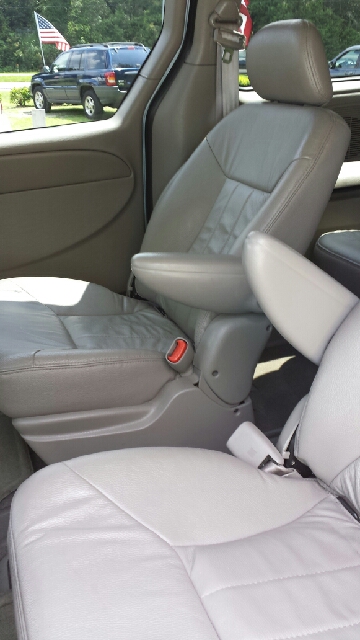 2003 Chrysler Town and Country Unknown