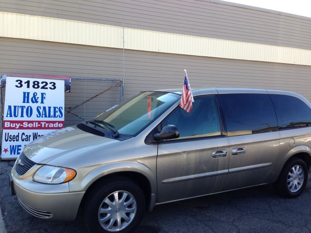 2003 Chrysler Town and Country Quad Coupe 3